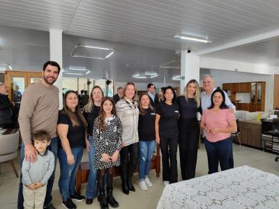 FamÃ­lia Giacobo celebra os 50 anos da Dimagil com bÃªnÃ§Ã£o e homenagem aos colaboradores